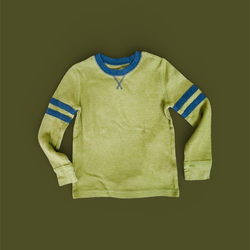 Kids 5 Graphic Long Sleeve Tees & 1 Short Sleeve Graphic Hoodie | 4T | Preowned - Picture 10 of 15
